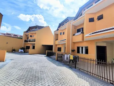Sobrado com 3 Quartos à venda, 126m² no Capão Raso, Curitiba