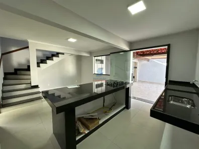 Casa com 4 Quartos à venda, 250m² no Monte Castelo, Contagem