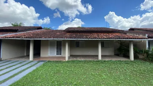 Casa de Condomínio com 3 Quartos à venda, 450m² no Quarenta Horas (Coqueiro), Ananindeua