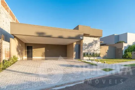 Casa de Condomínio com 3 Quartos à venda, 225m² no Laranjeiras, Uberlândia
