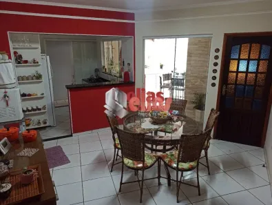 Casa com 3 Quartos à venda, 328m² no Vila Guedes de Azevedo, Bauru