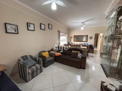 Casa com 3 Quartos à venda, 173m² no Vila Industrial, Bauru