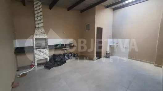 Casa com 2 Quartos para alugar, 95m² no Shopping Park, Uberlândia