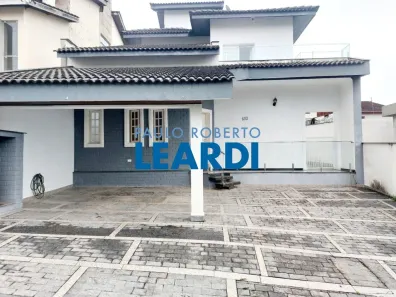 Casa de Condomínio com 3 Quartos para alugar, 234m² no Arujázinho IV, Arujá