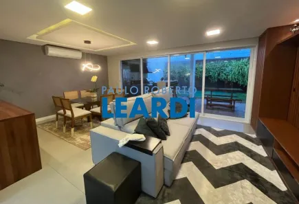 Casa de Condomínio com 3 Quartos à venda, 180m² no Tamboré, Santana de Parnaíba
