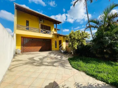 Sobrado com 4 Quartos para venda ou aluguel, 250m² no Olímpica, Esteio