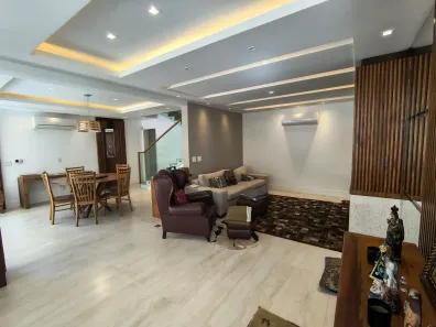 Casa de Condomínio com 4 Quartos à venda, 240m² no Valparaíso, Petrópolis