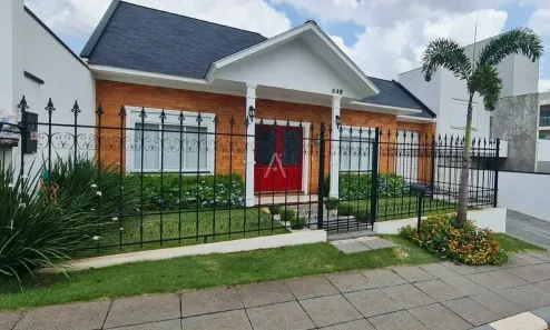 Casa com 3 Quartos à venda, 204m² no Jardim Pancera, Toledo