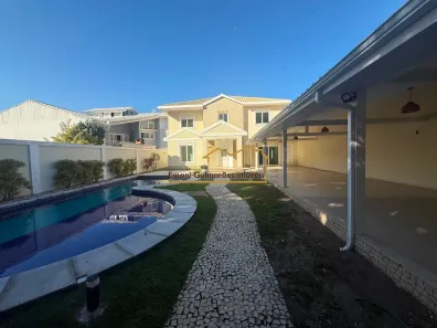Casa de Condomínio com 5 Quartos para venda ou aluguel, 600m² no Recreio dos Bandeirantes, Rio de Janeiro