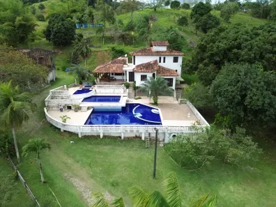 Fazenda/Sítio com 4 Quartos à venda, 100000m² no Centro, Candeias