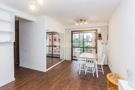 Apartamento com 3 Quartos para alugar, 70m² no Chácara das Pedras, Porto Alegre