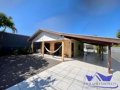 Casa com 5 Quartos à venda, 198m² no Guaratuba, Guaratuba