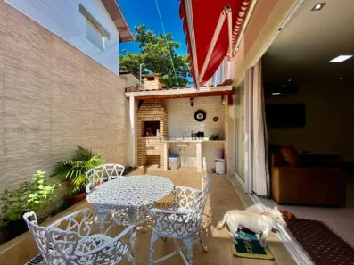 Casa de Condomínio com 4 Quartos à venda, 220m² no Enseada, Guarujá