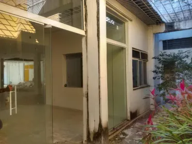 Ponto Comercial para alugar, 300m² no Centro, Macaé