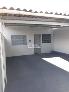 Casa com 2 Quartos para alugar, 80m² no Conjunto Cássio Rezende, Uberaba