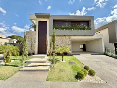 Sobrado com 4 Quartos à venda, 320m² no Jardins França, Goiânia