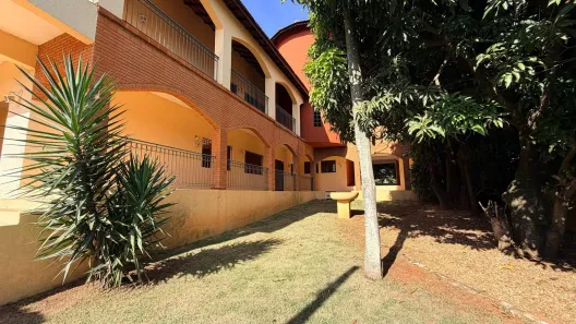 Sobrado com 5 Quartos para alugar, 800m² no Medeiros, Jundiaí