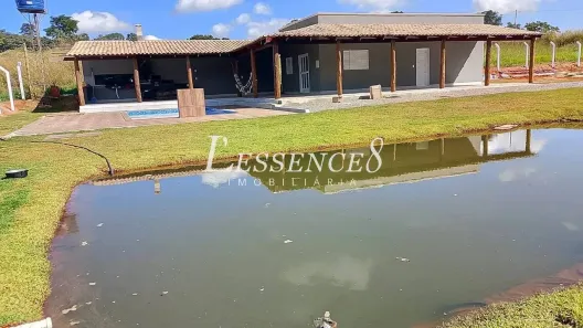 Fazenda/Sítio com 2 Quartos à venda, 1713m² no Jardim Maria Helena, Goiânia
