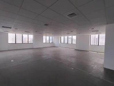 Sala Comercial para alugar, 300m² no Parque Industrial Tomas Edson, São Paulo