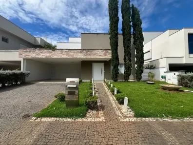 Casa de Condomínio com 4 Quartos para alugar, 300m² no Jardins Valência, Goiânia