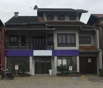 Sobrado com 3 Quartos à venda, 252m² no Iririú, Joinville