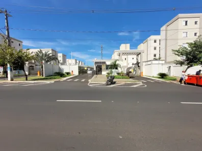 Apartamento com 2 Quartos para alugar, 45m² no Laranjeiras, Uberlândia