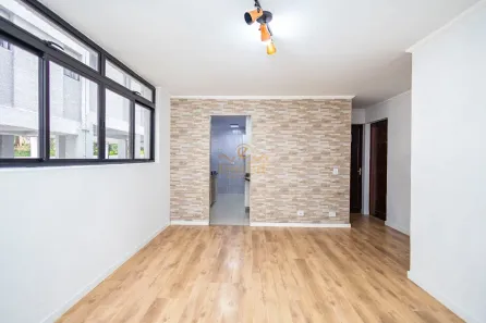 Apartamento com 3 Quartos para alugar, 70m² no Campina do Siqueira, Curitiba