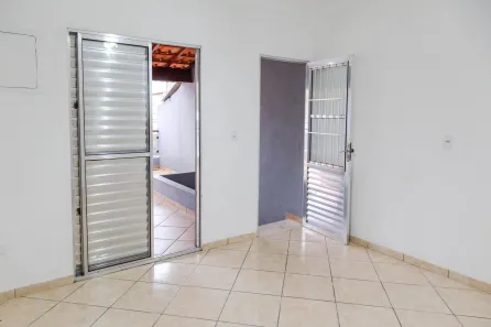 Casa com 3 Quartos para alugar, 125m² no Jardim São Domingos, Guarulhos