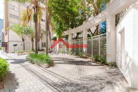 Apartamento com 2 Quartos à venda, 70m² no Centro, Curitiba