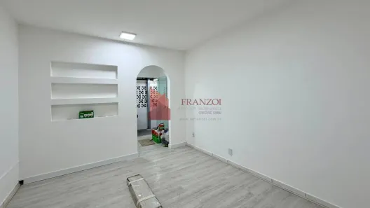 Sala Comercial para alugar, 120m² no São João, Itajaí