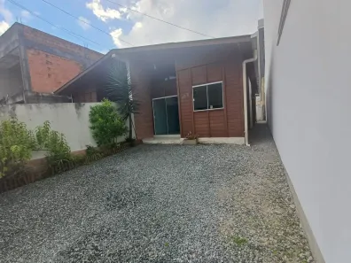 Casa com 3 Quartos para alugar, 70m² no Centro, Camboriú