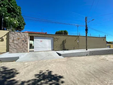 Casa com 3 Quartos para alugar, 200m² no Parque Sul, Teresina