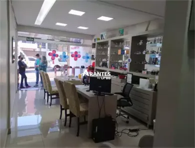 Prédio Comercial à venda, 477m² no Tabajaras, Uberlândia