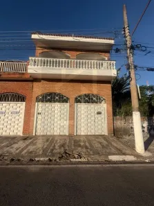 Casa com 4 Quartos para alugar, 227m² no Vila Romanópolis, Ferraz de Vasconcelos