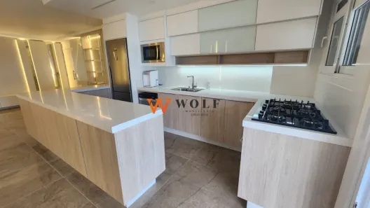 Apartamento com 3 Quartos para alugar, 125m² no Coqueiros, Florianópolis