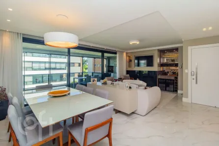 Apartamento com 3 Quartos à venda, 163m² no Pedra Redonda, Porto Alegre