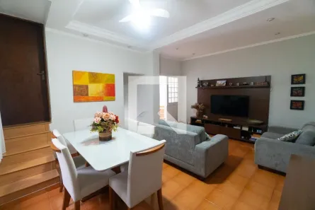 Casa com 5 Quartos à venda, 240m² no Jardim Oriental, São Paulo