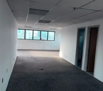 Ponto Comercial para alugar, 90m² no Cidade Monções, São Paulo