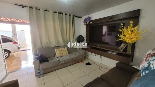 Casa com 2 Quartos à venda, 98m² no Loteamento Residencial Pequis, Uberlândia