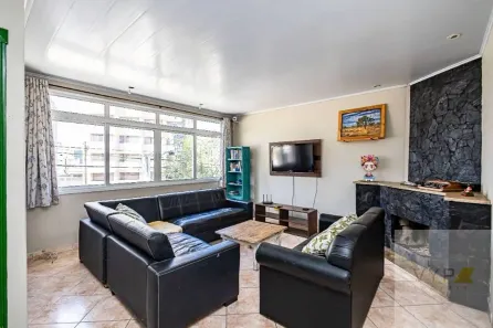 Casa com 6 Quartos à venda, 200m² no Mercês, Curitiba