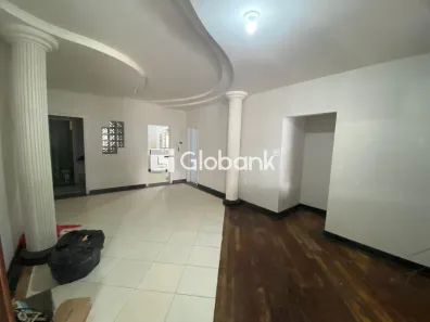 Casa com 4 Quartos à venda, 450m² no Planalto, Montes Claros