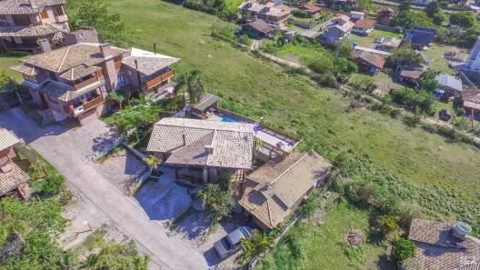 Imóvel Comercial com 13 Quartos à venda, 600m² no , Garopaba