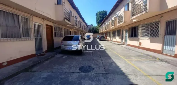 Casa de Condomínio com 2 Quartos à venda, 60m² no Marechal Hermes, Rio de Janeiro