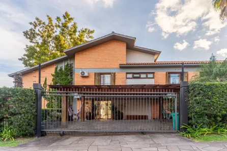 Casa com 4 Quartos à venda, 315m² no Vila Assunção, Porto Alegre