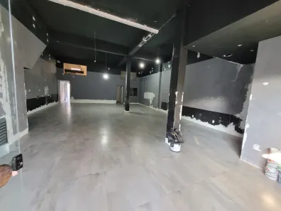 Ponto Comercial para alugar, 241m² no Madureira, Rio de Janeiro