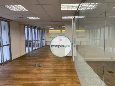 Sala Comercial para alugar, 235m² no Vila São Francisco (Zona Sul), São Paulo