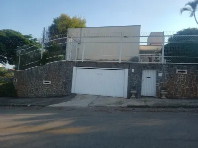 Imóvel Comercial com 4 Quartos para alugar, 559m² no Vila Trujillo, Sorocaba