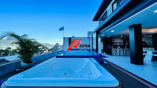 Casa com 4 Quartos à venda, 286m² no Trindade, Florianópolis