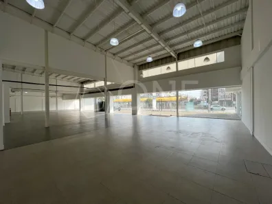 Ponto Comercial para alugar, 1300m² no Jardim Botânico, Porto Alegre