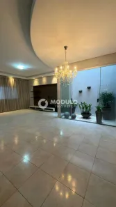 Casa com 3 Quartos à venda, 230m² no Alto Umuarama, Uberlândia